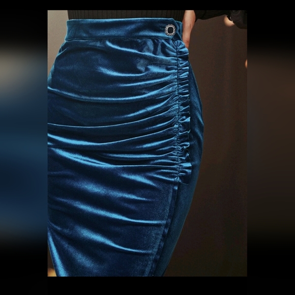 NEW Velvet Stretchy Ruched Pencil Skirt - Picture 4 of 5